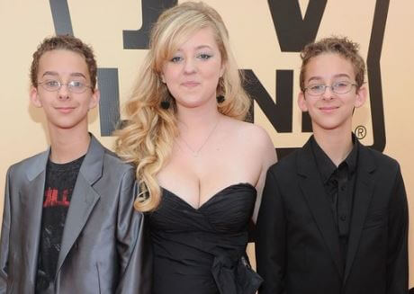 Sean Durrie wife Madylin Sweeten with her twin brothers.